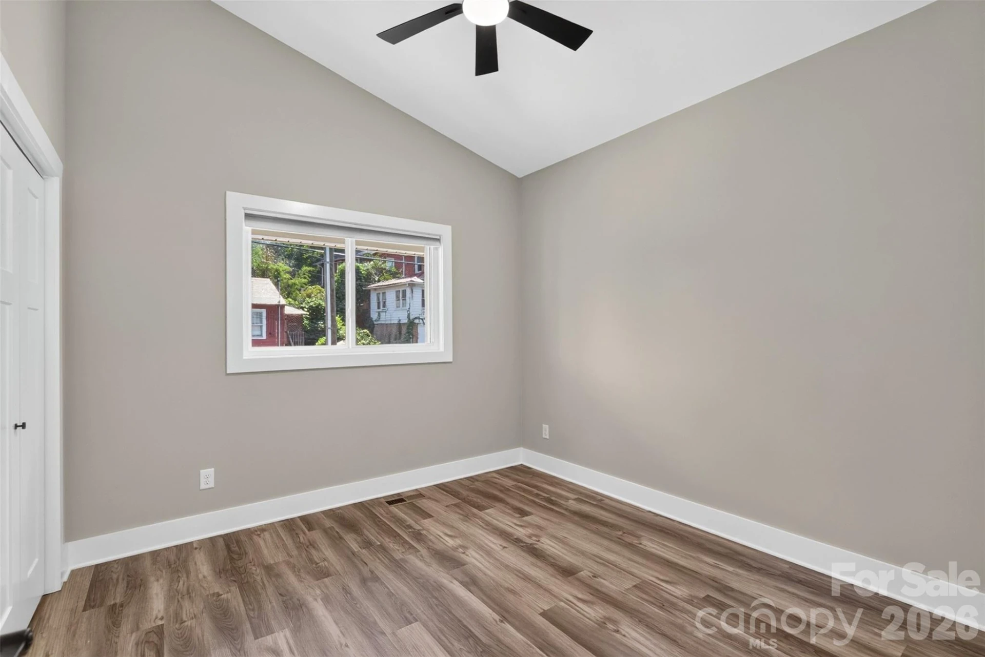211 Hanover Street - Photo 13