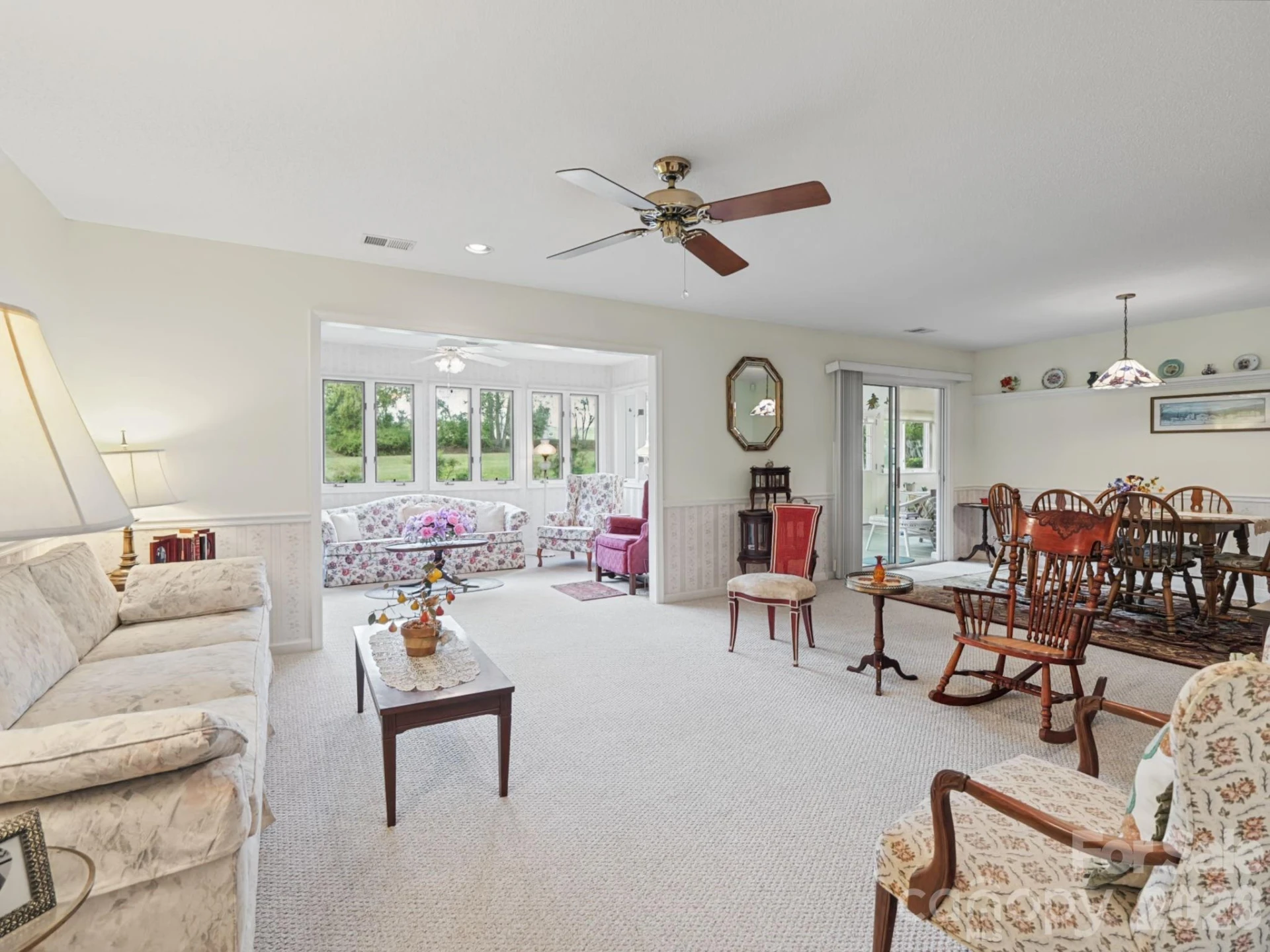 300 Dellford Court - Photo 16