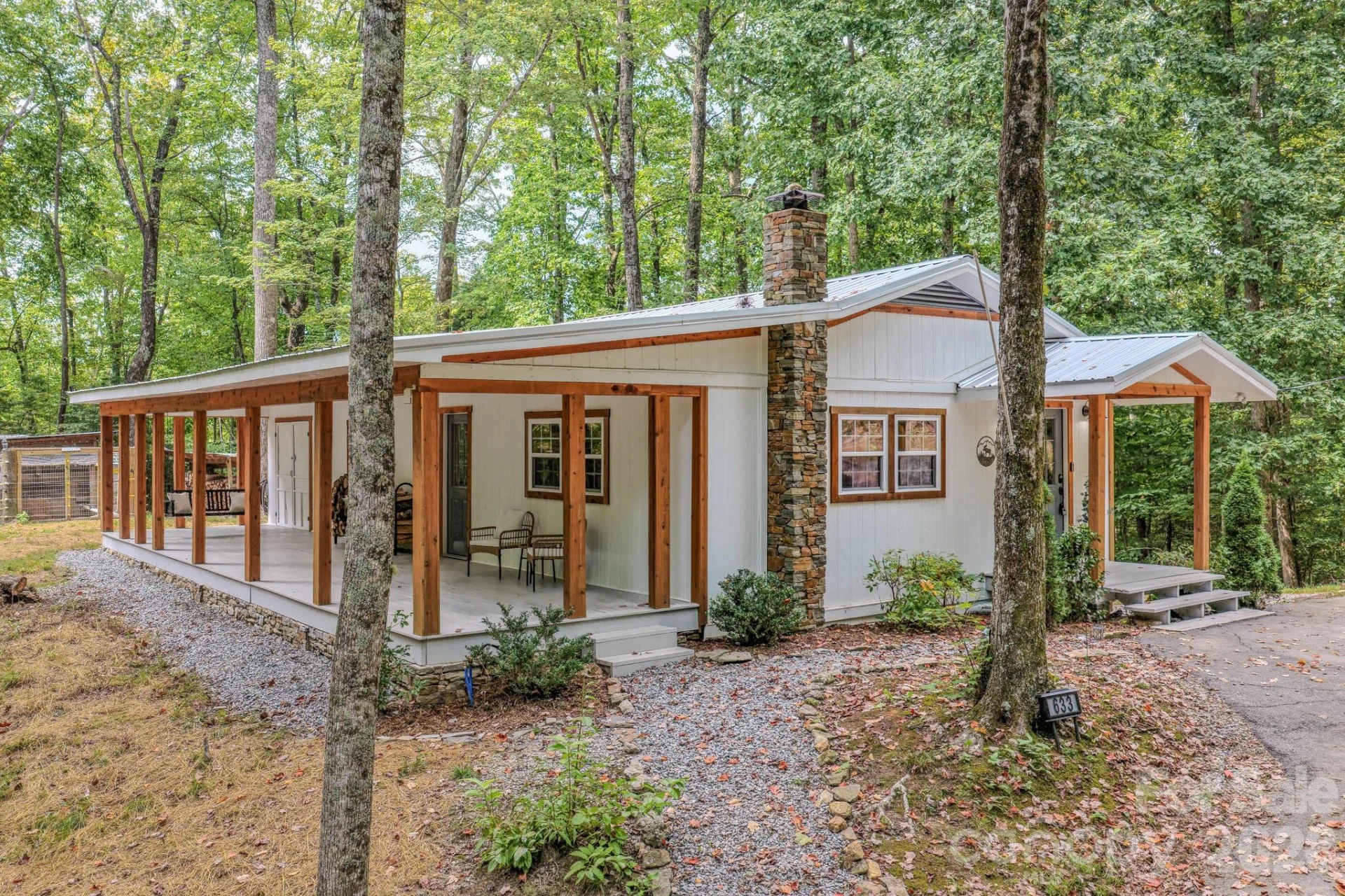 633 Kingdom Place - Photo 2
