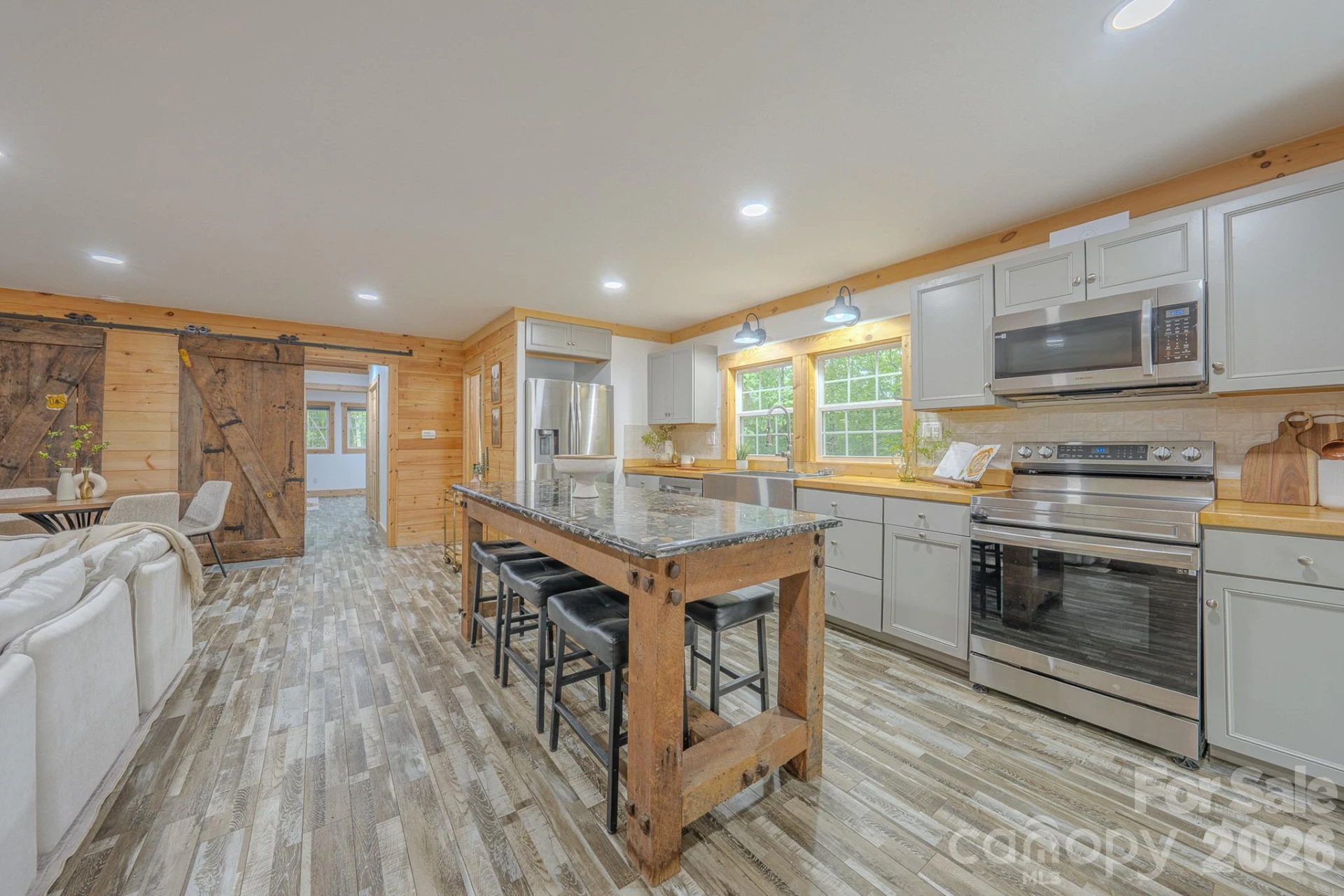 633 Kingdom Place - Photo 6