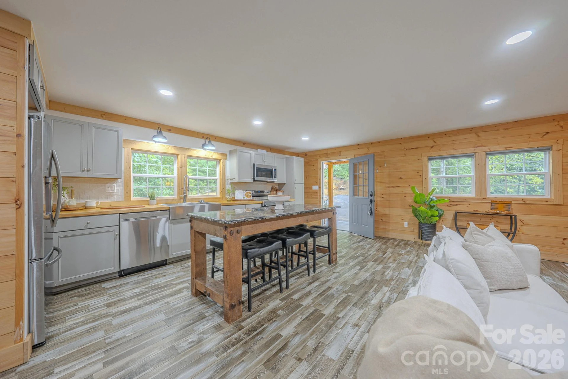 633 Kingdom Place - Photo 10
