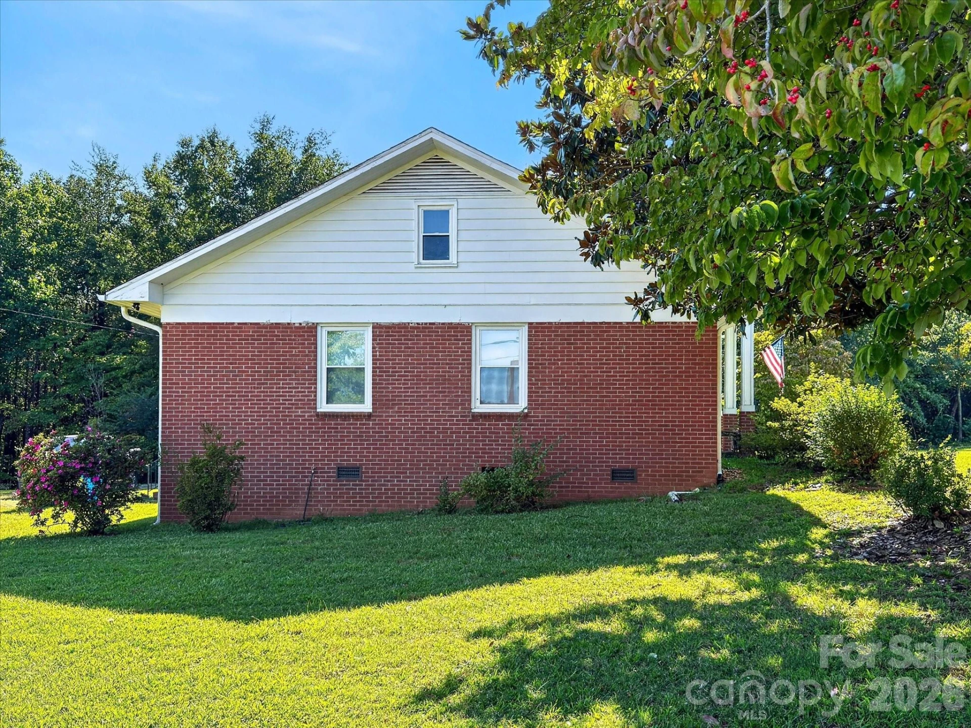 159 W Mountain Street - Photo 2
