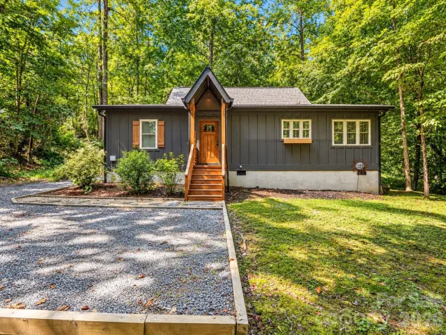 126 Swans Way W, Lake Lure, NC, 28746