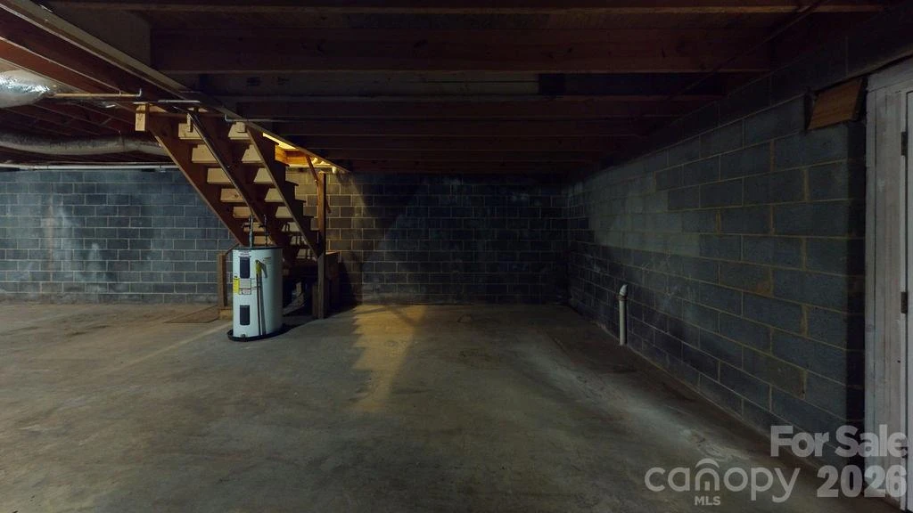 6830 Bat Cave Road - Photo 35
