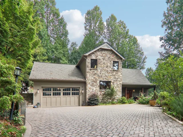 404 Southview Lane, Flat Rock, NC, 28731