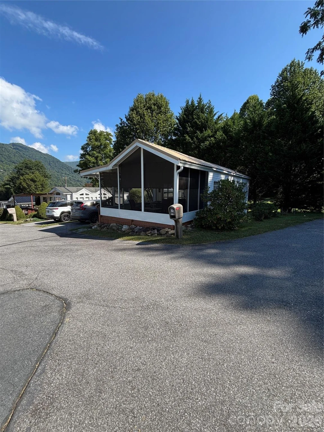 27 Levi Drive - Photo 3