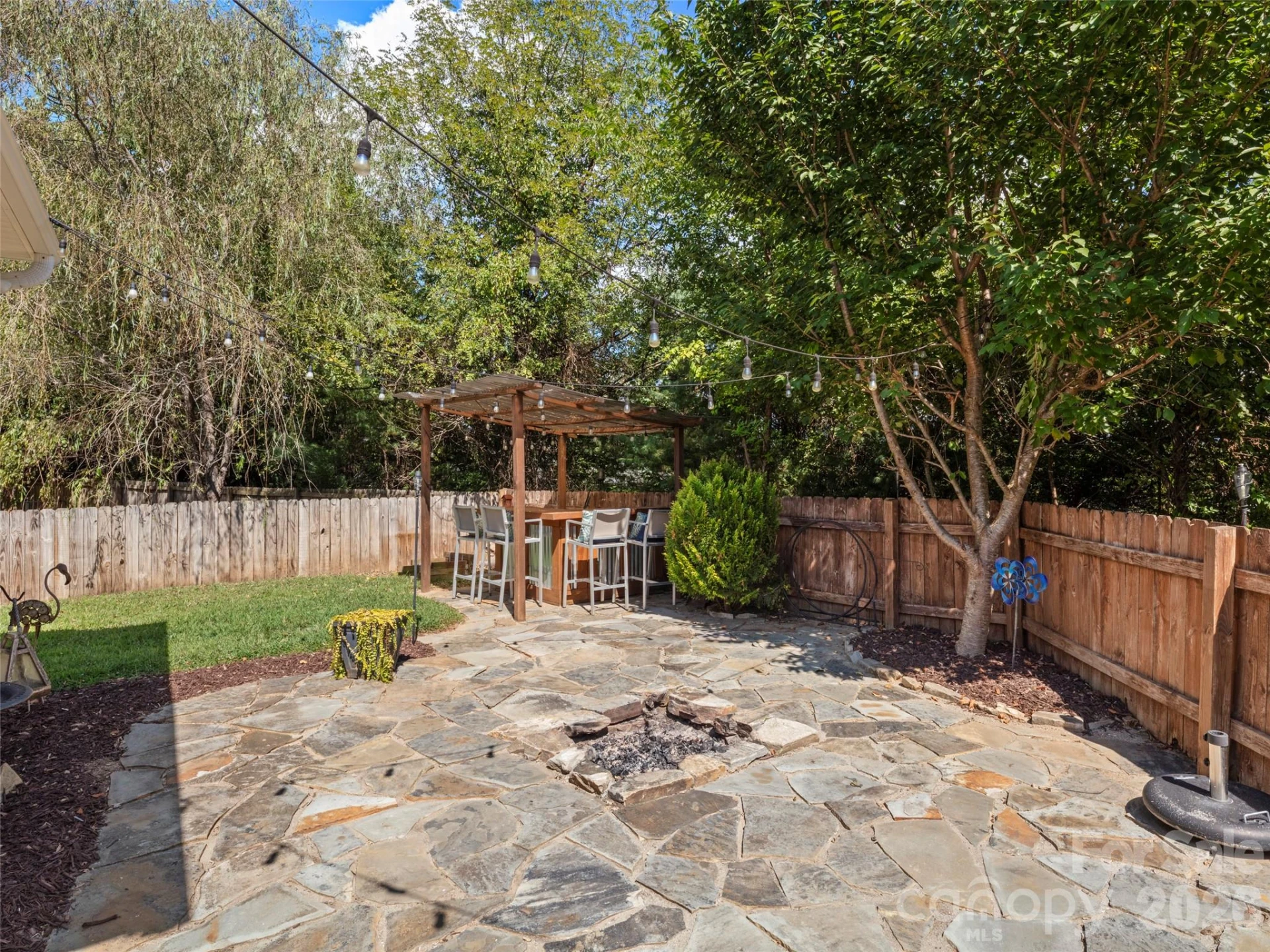 16 Stonebury Drive - Photo 32