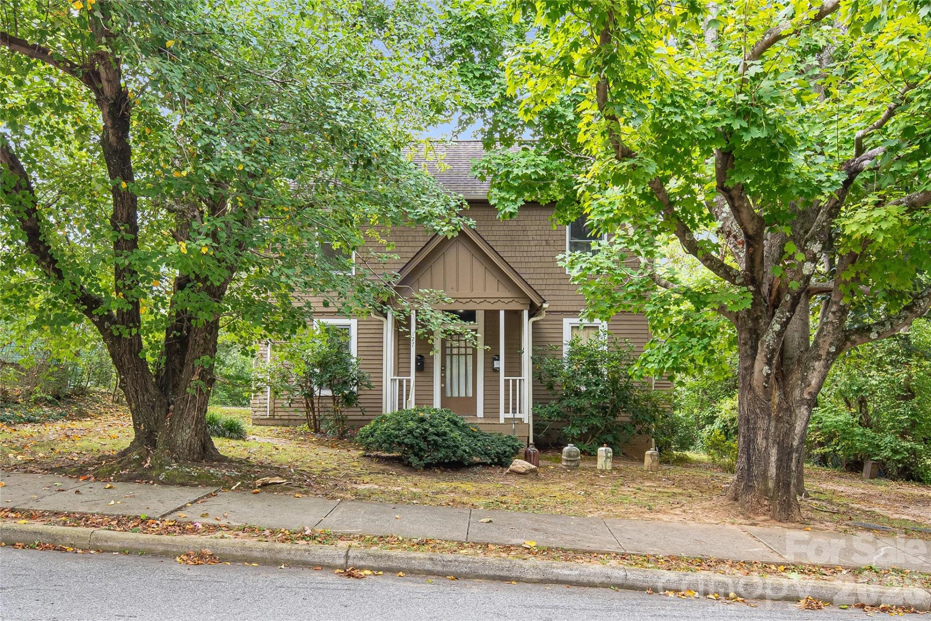 127 Hillside Street - Photo 2