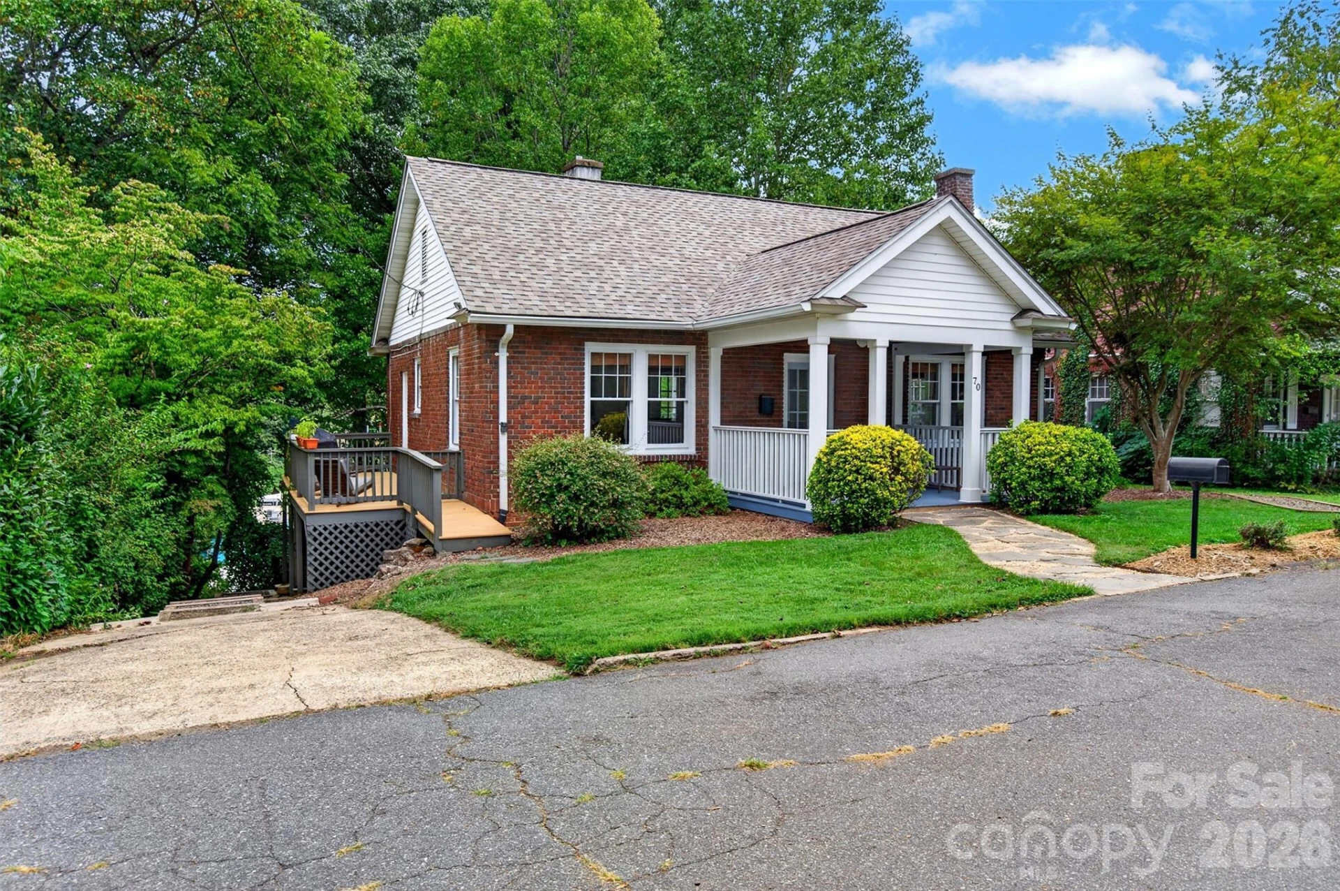 70 Saint Dunstans Circle - Photo 2