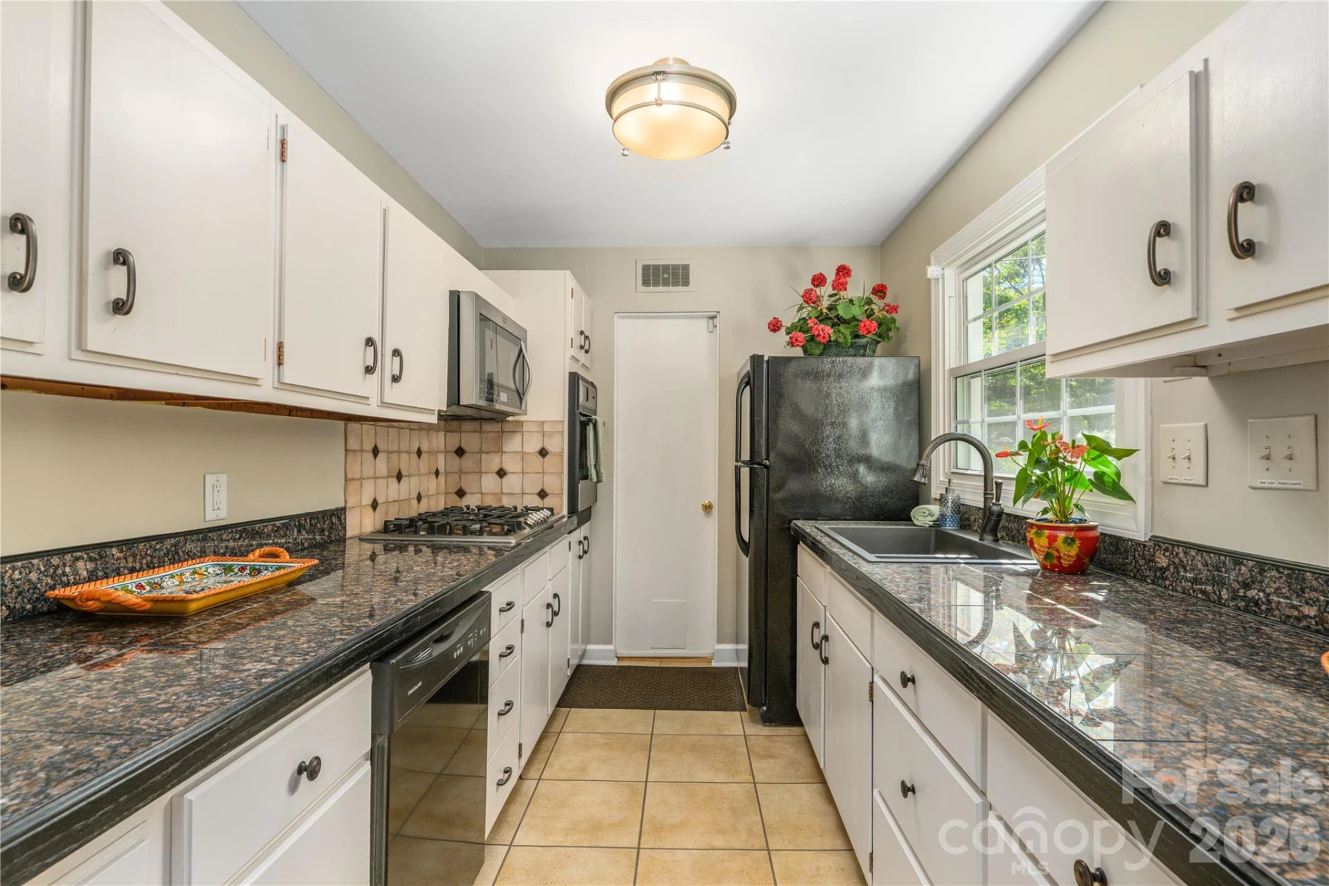 111 Gracelyn Road - Photo 11