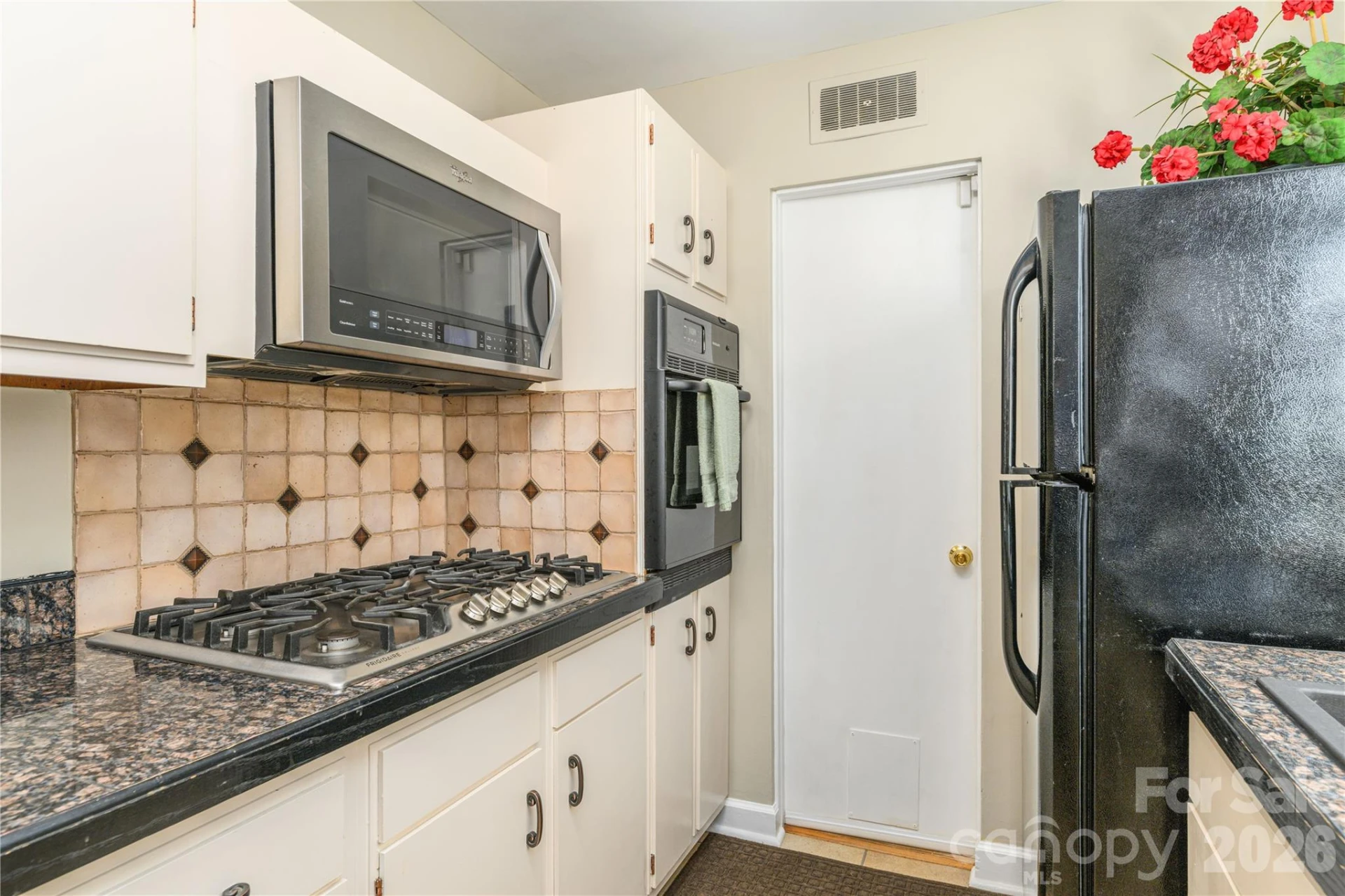 111 Gracelyn Road - Photo 12
