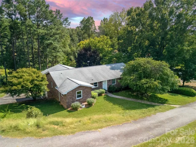 114 Falling Waters Road, Hendersonville, NC, 28792