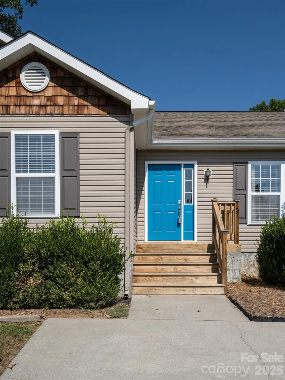 151 W Newberry Drive - Photo 4
