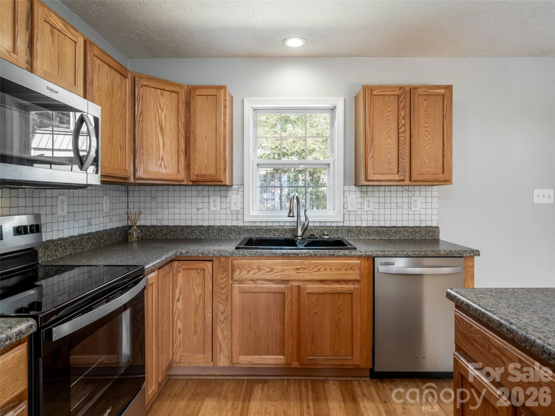 151 W Newberry Drive - Photo 12