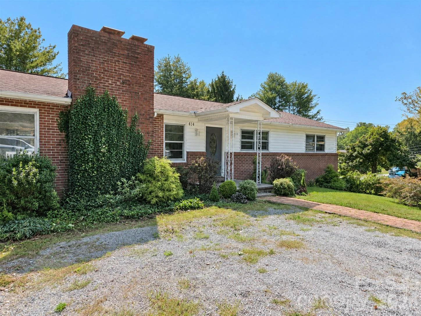 414 Heather Circle - Photo 2