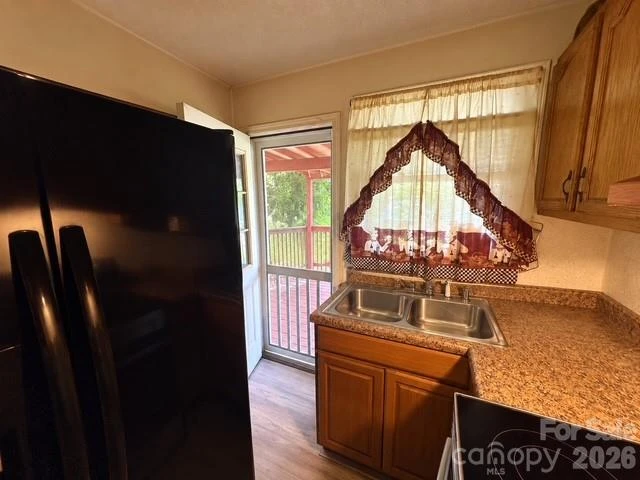 131 Wyatt Street - Photo 11