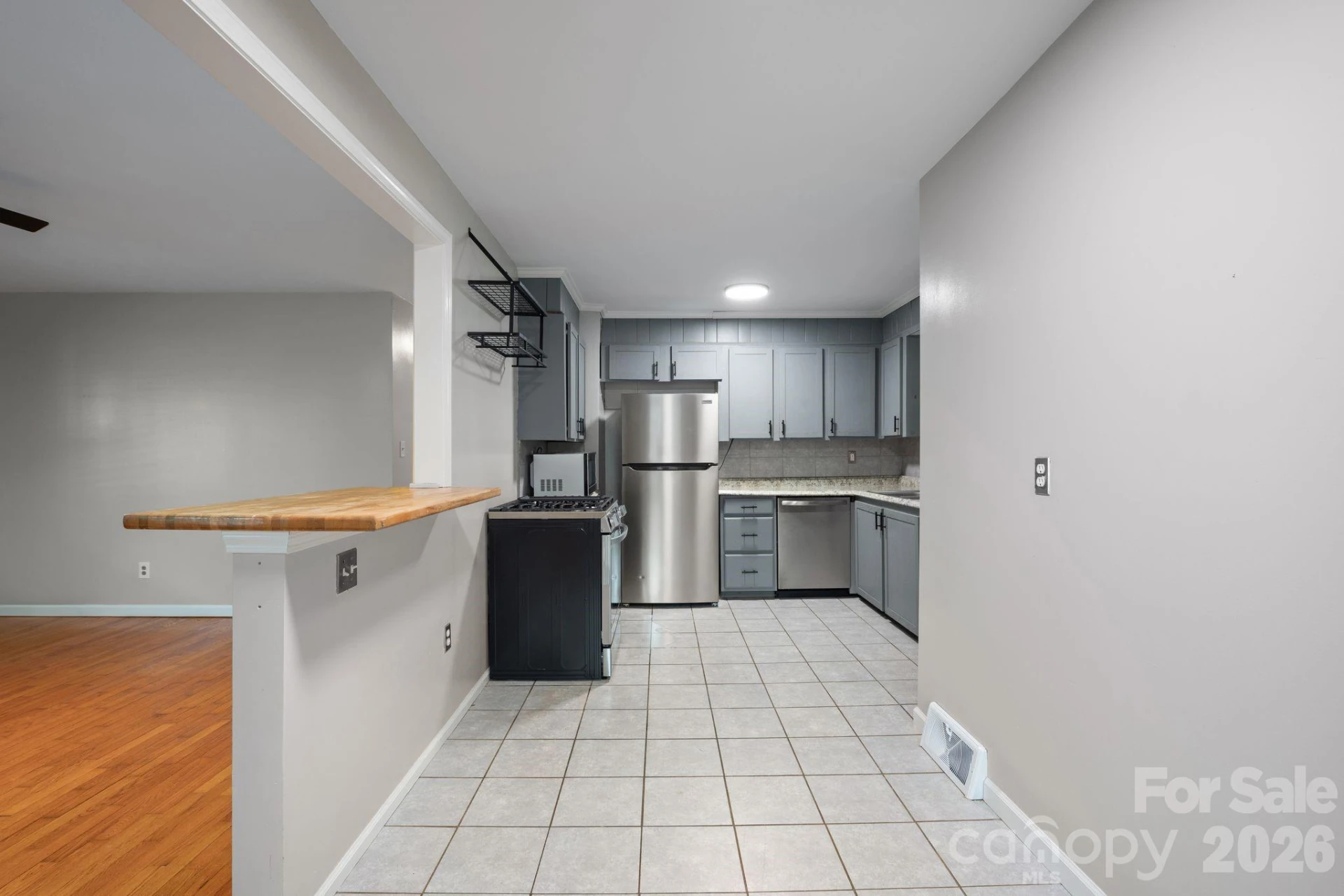 212 Pennsylvania Avenue - Photo 3