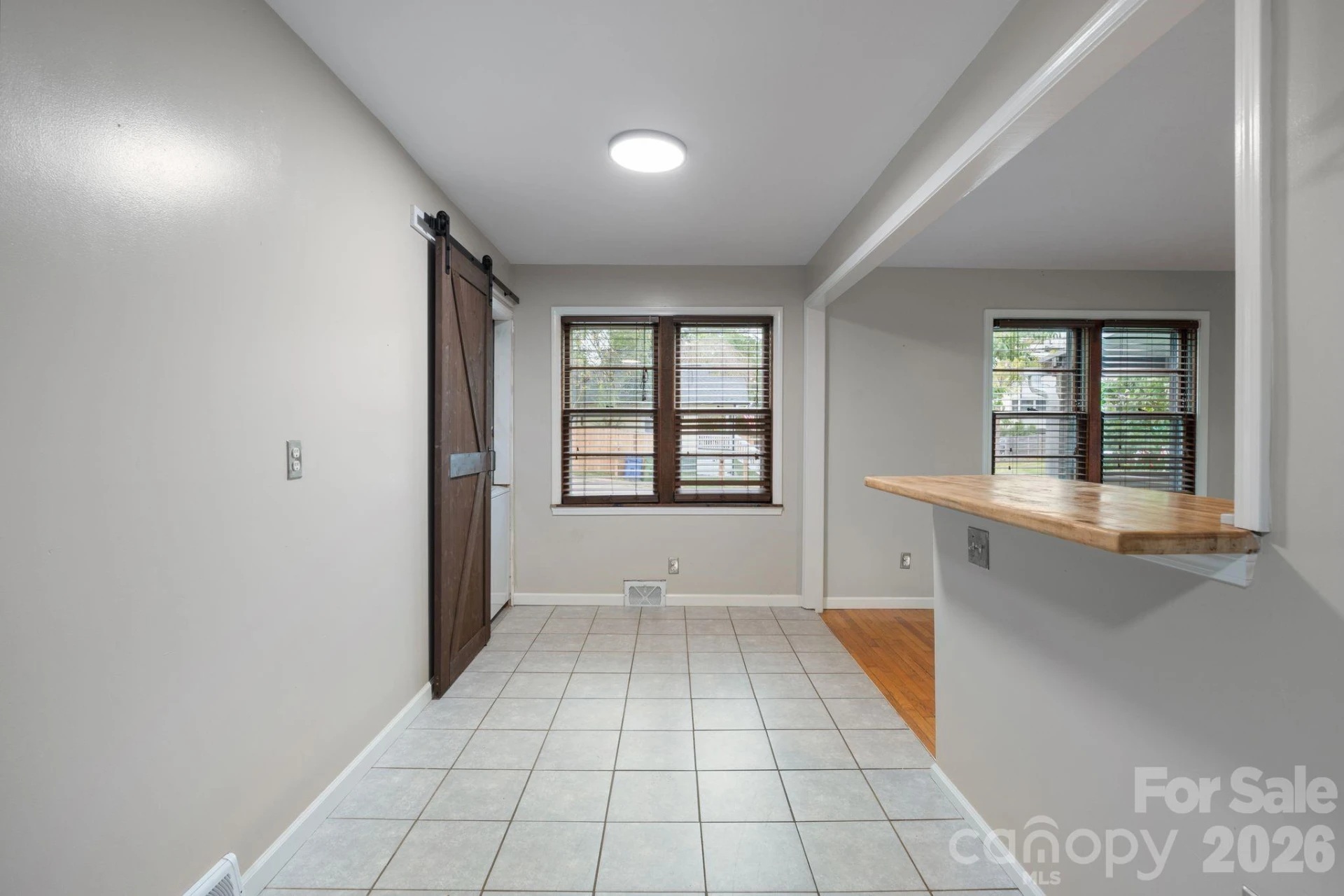 212 Pennsylvania Avenue - Photo 4
