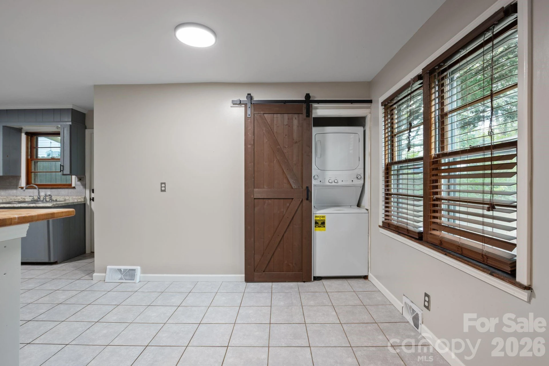 212 Pennsylvania Avenue - Photo 5