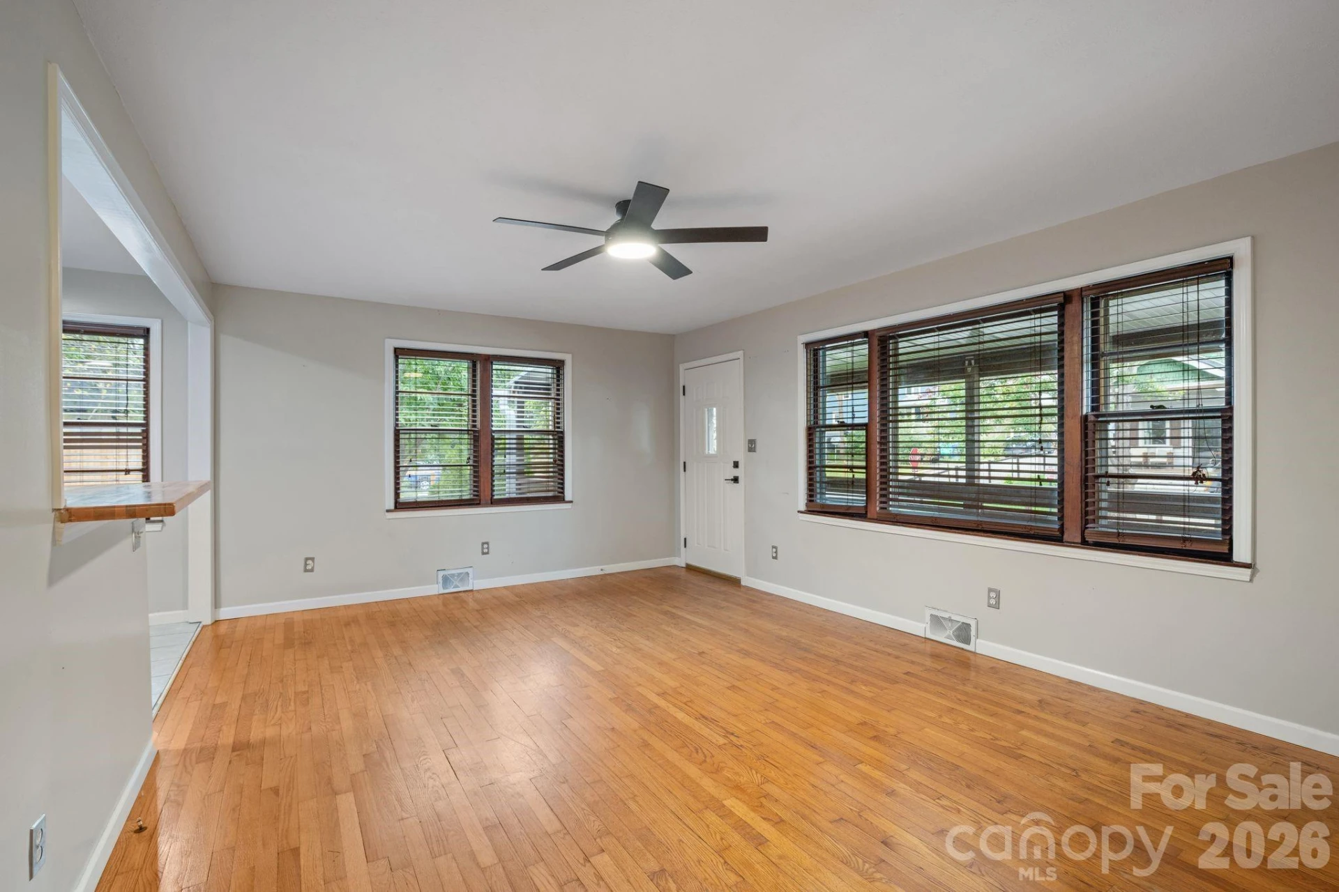 212 Pennsylvania Avenue - Photo 8