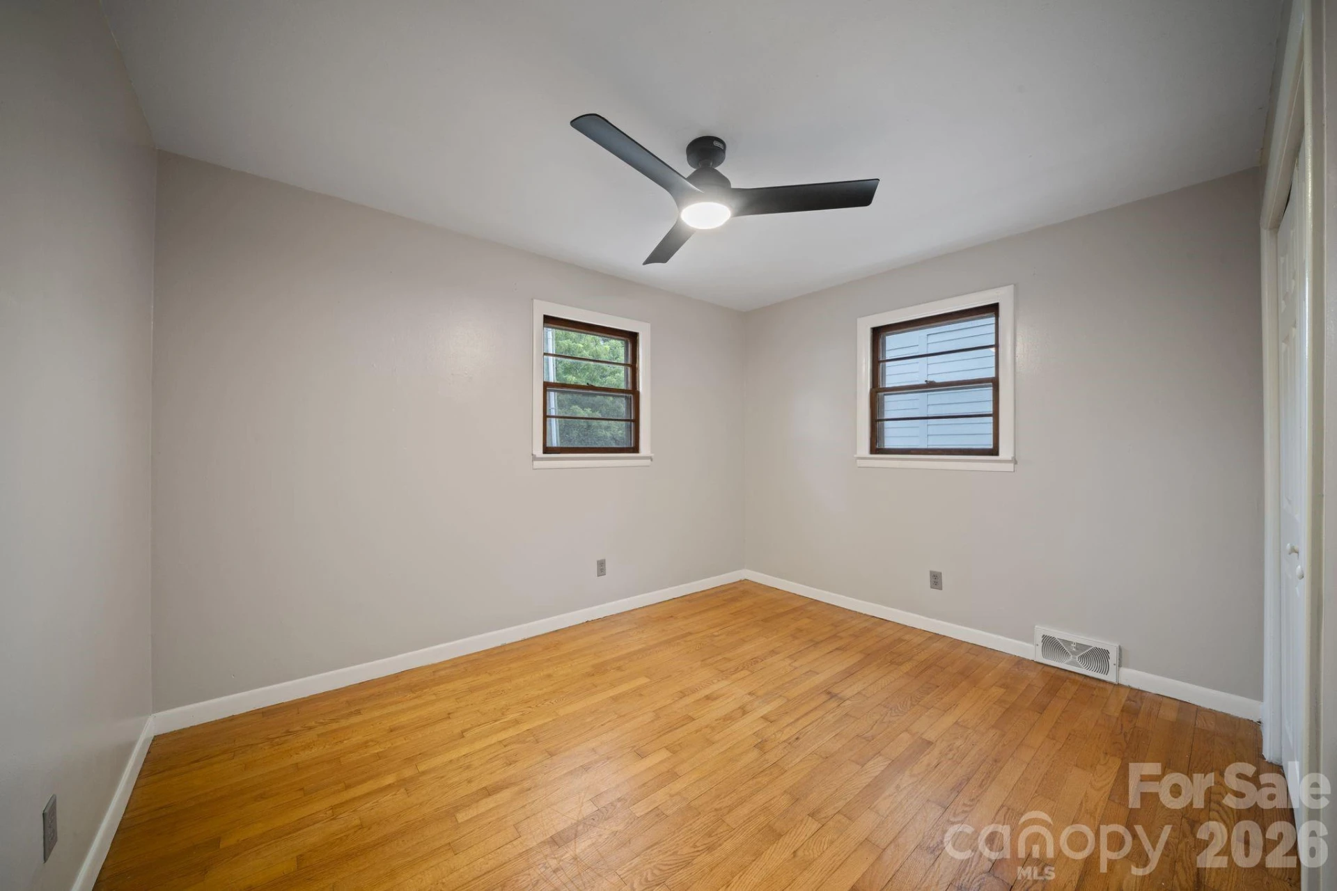 212 Pennsylvania Avenue - Photo 11