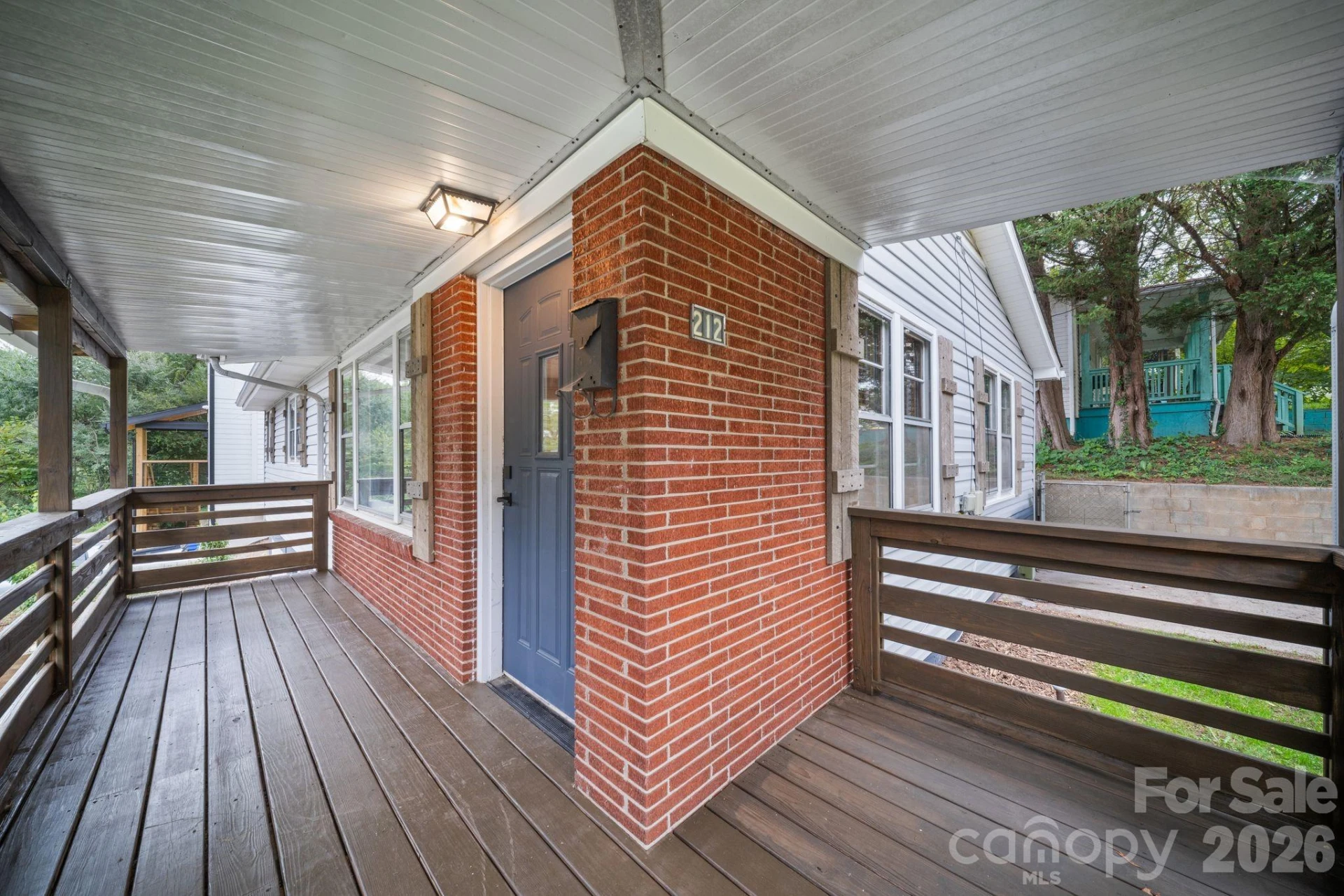 212 Pennsylvania Avenue - Photo 18