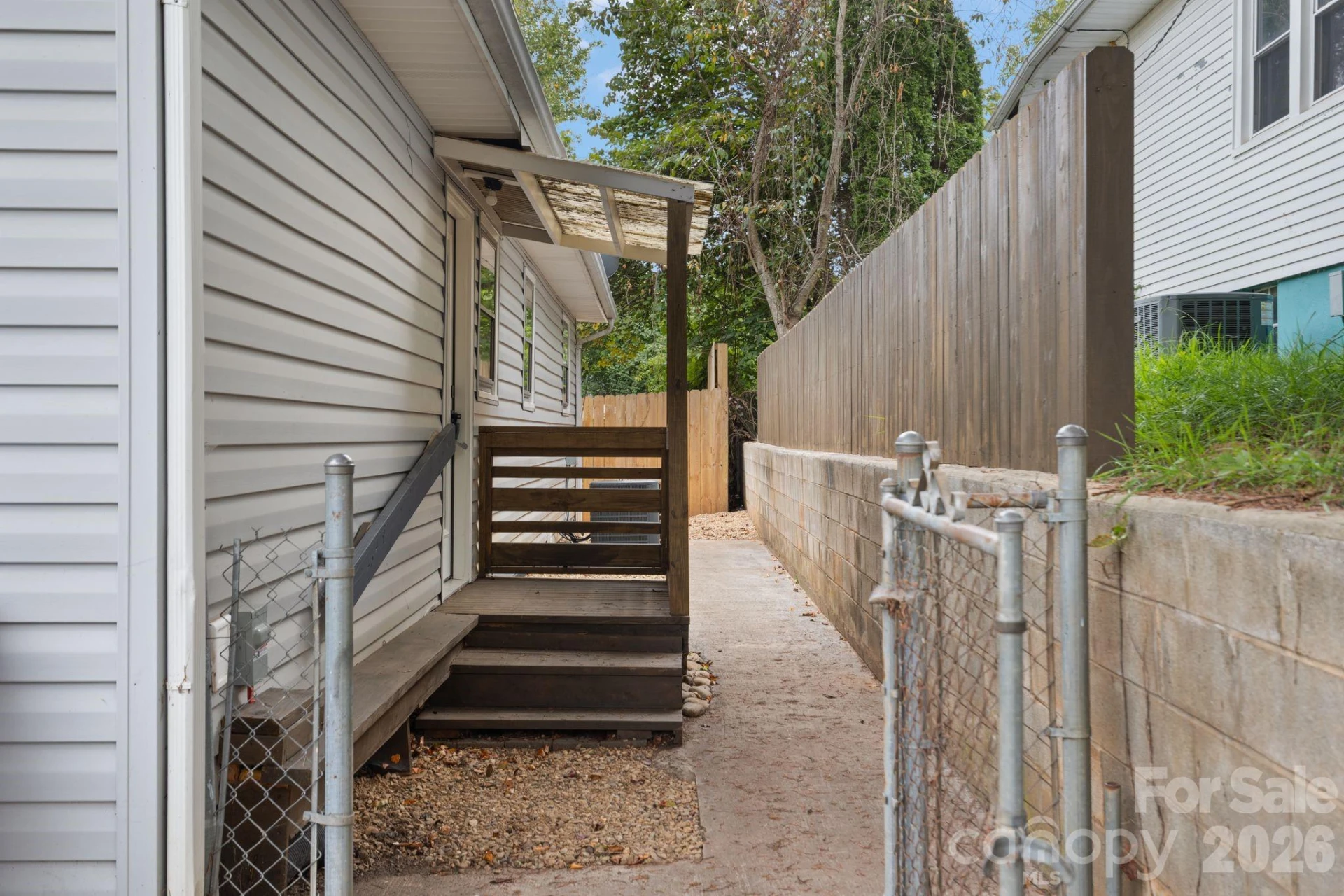 212 Pennsylvania Avenue - Photo 21