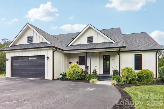 107 New Pinner Place, Arden, NC, 28704