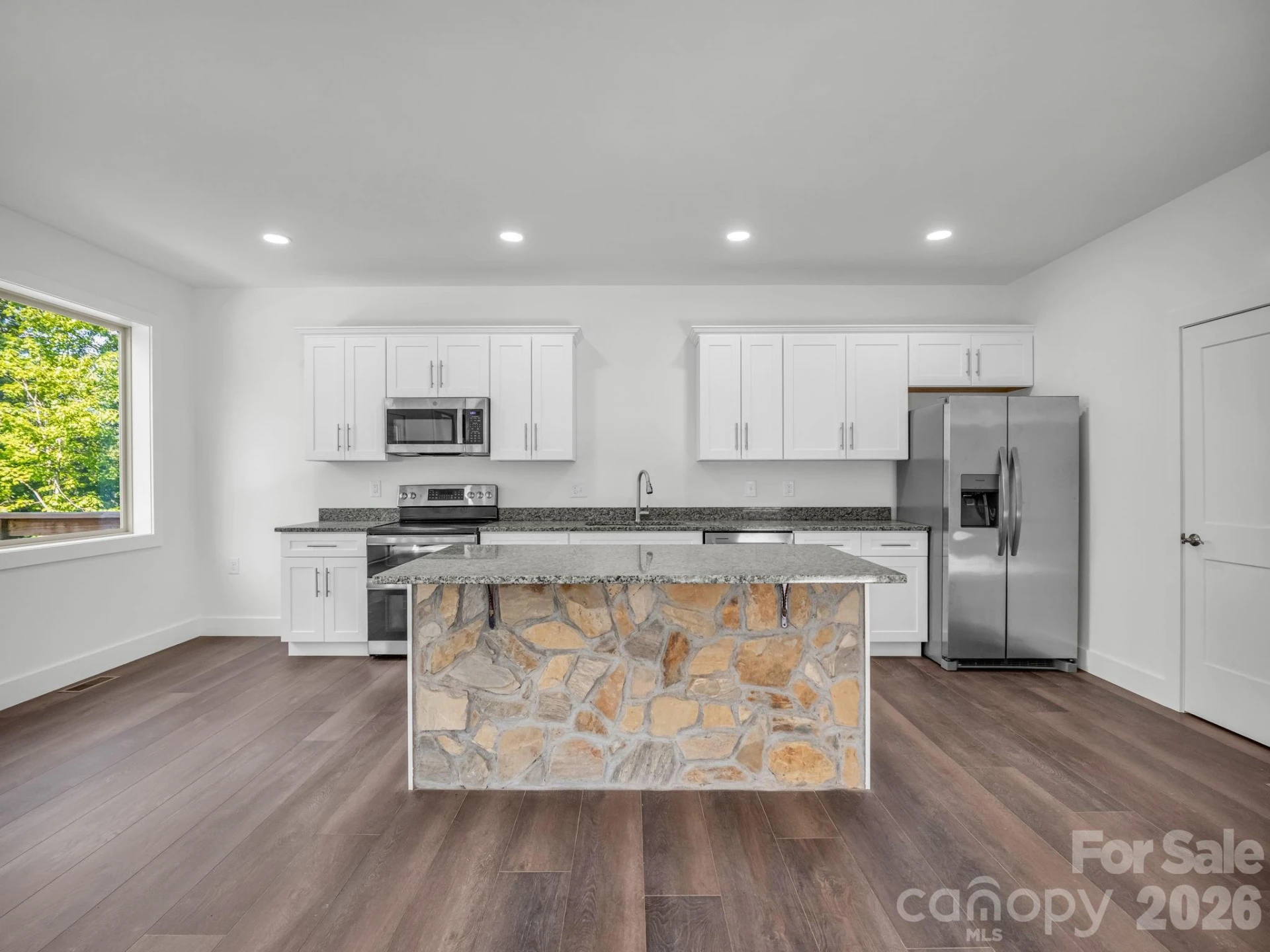 36 Pierpoint Drive - Photo 18