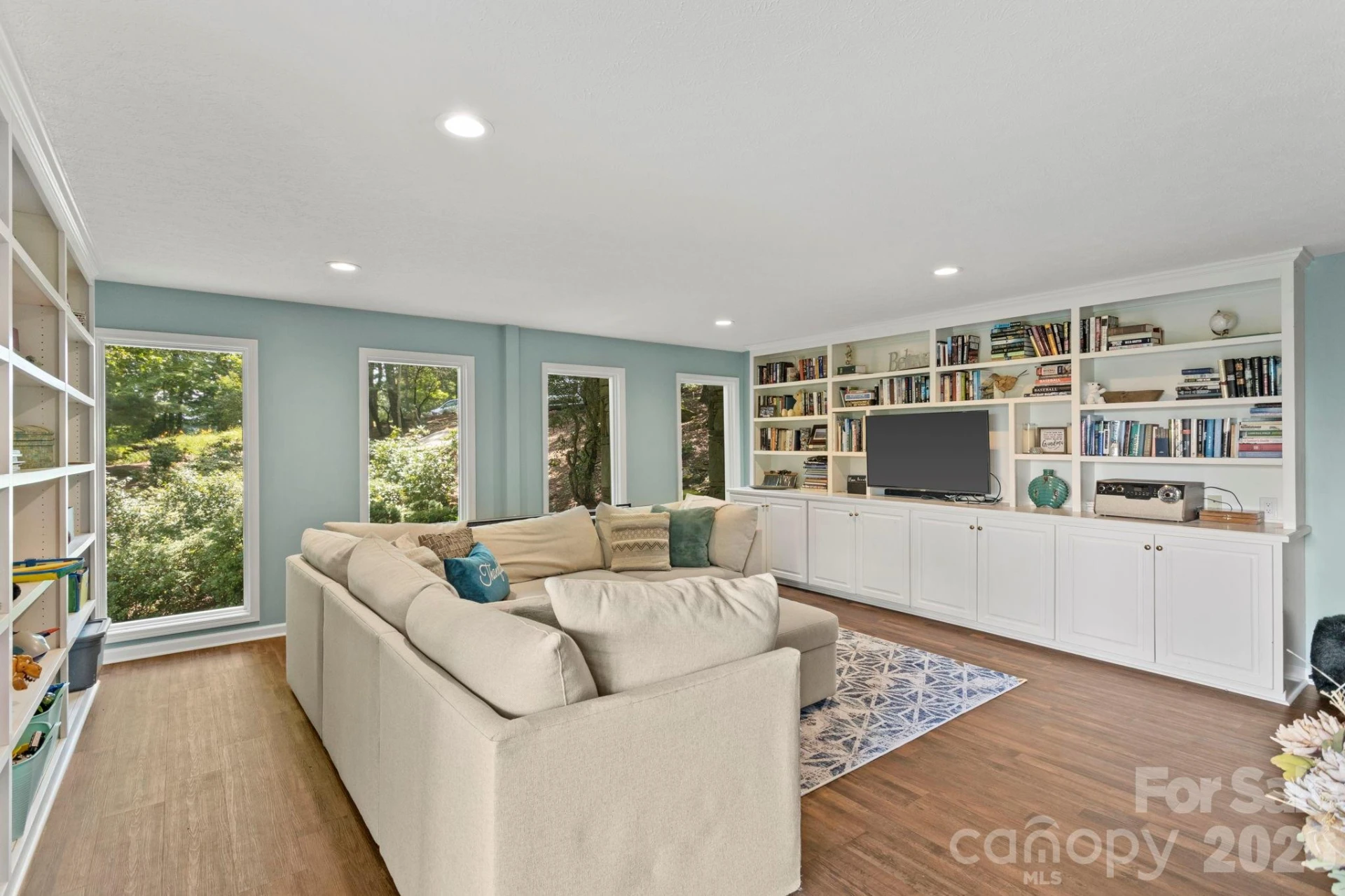 257 Dalhousie Court - Photo 29
