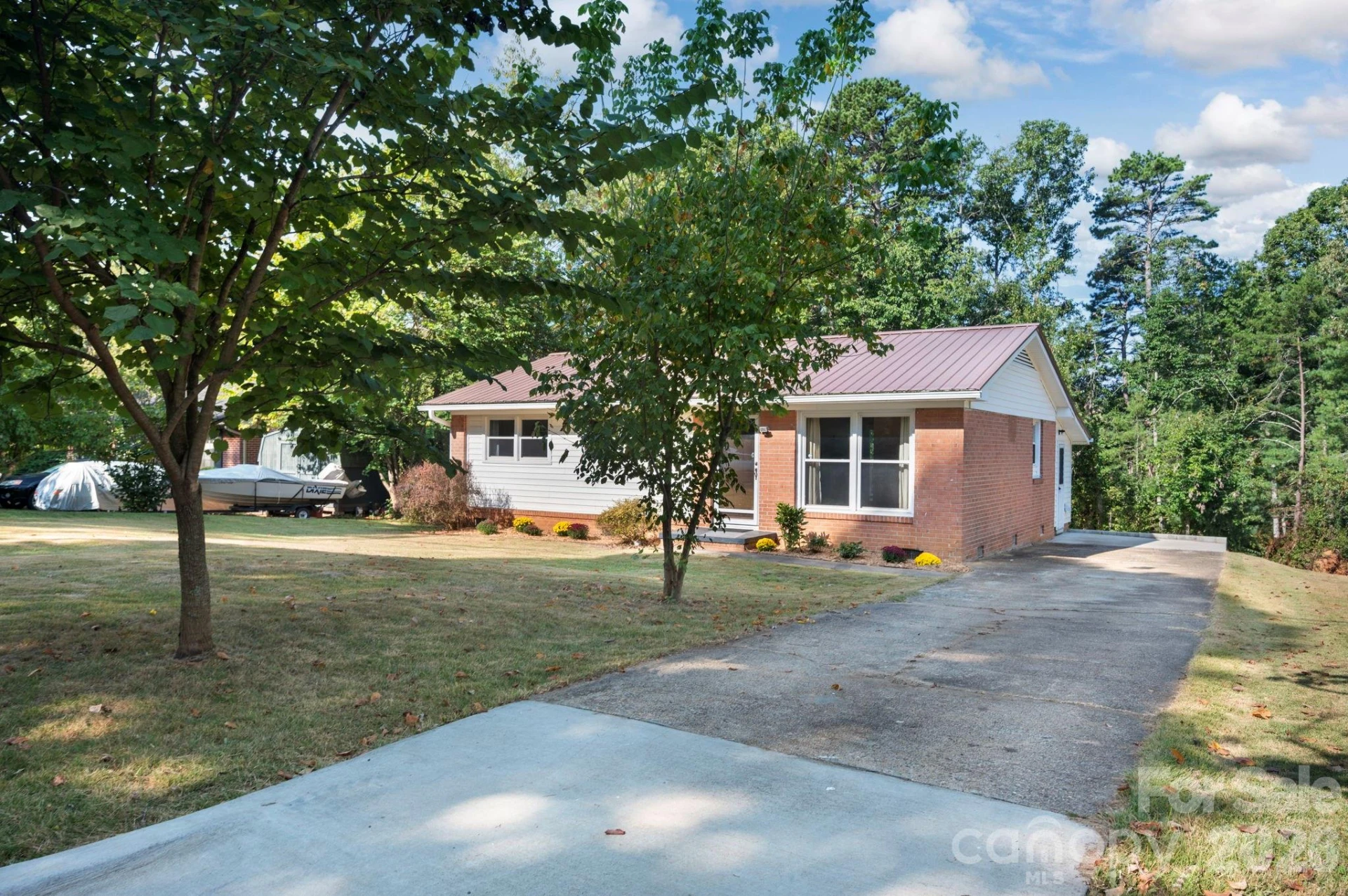 220 Richmond Hill Drive - Photo 2