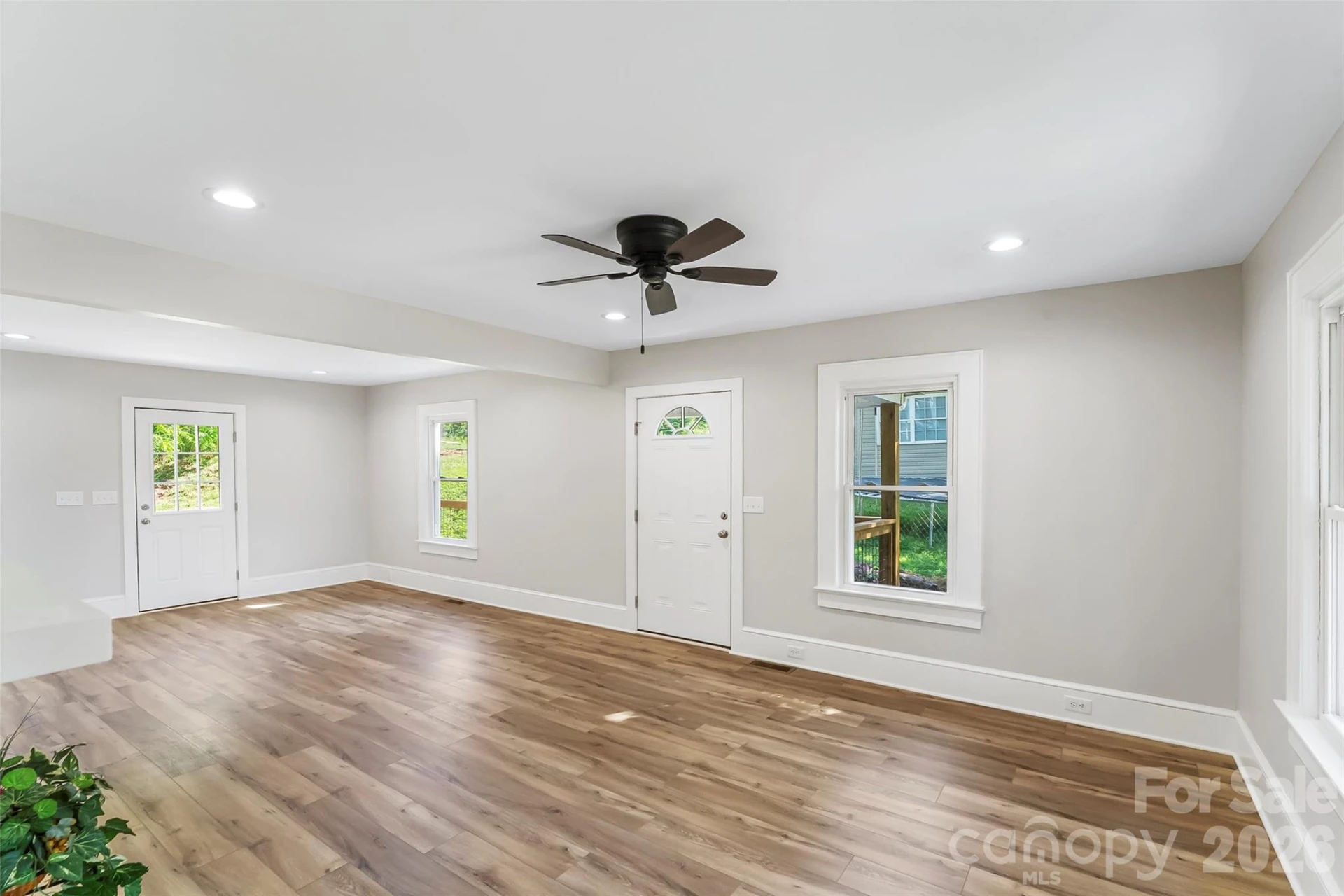 790 W Tate Street - Photo 12