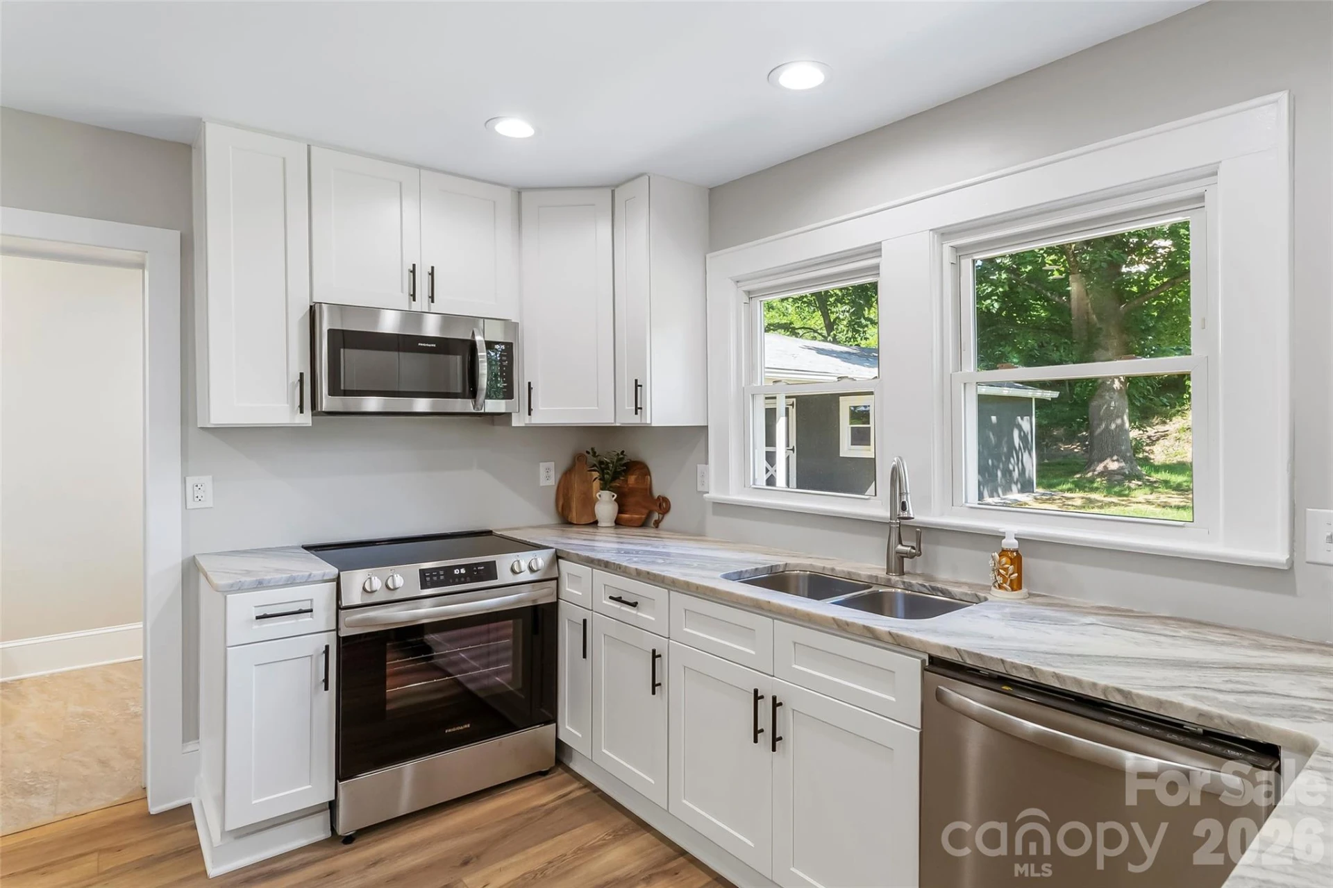 790 W Tate Street - Photo 13