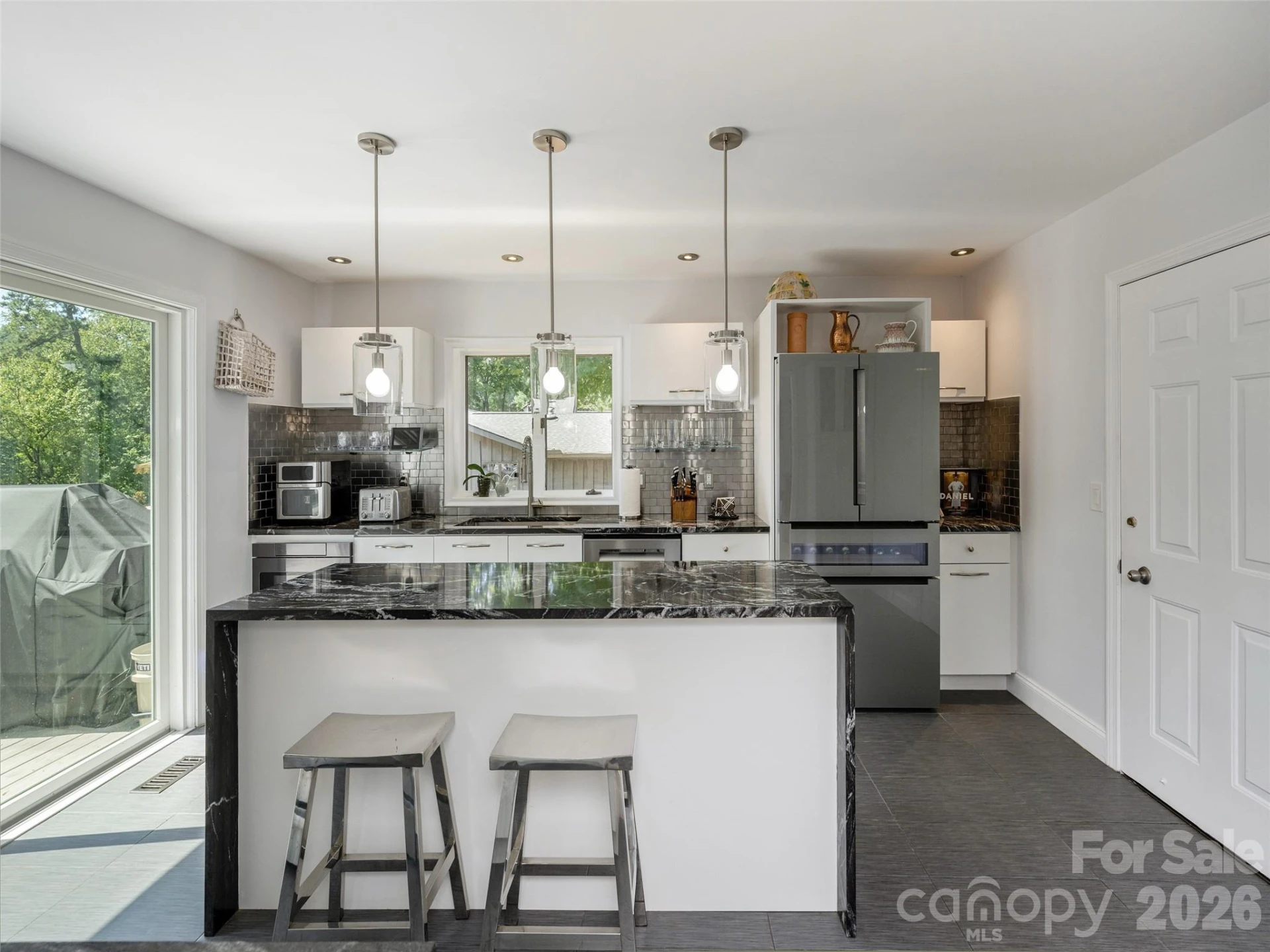 30 W Fairway Drive - Photo 18