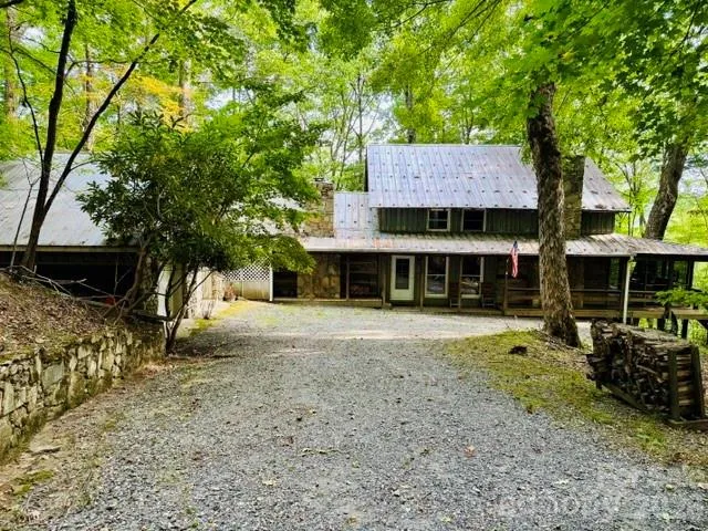 624 Fox Den Road