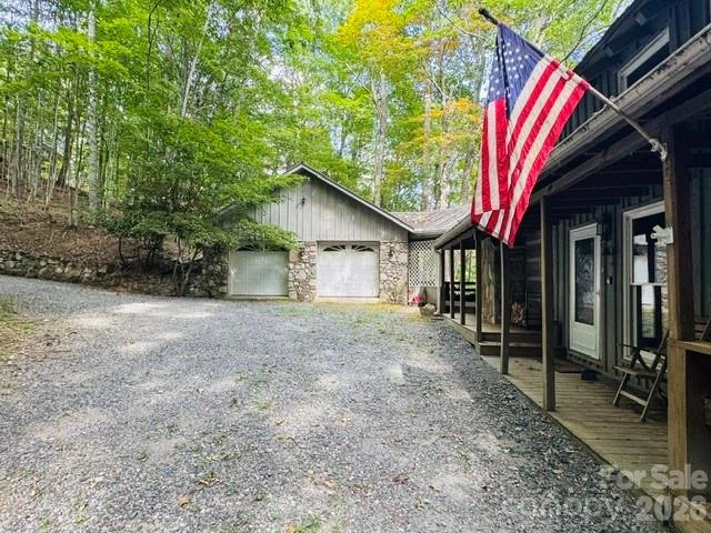 624 Fox Den Road - Photo 2
