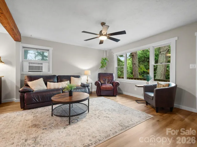 305 Youngs Cove Road, Candler, NC, 28715