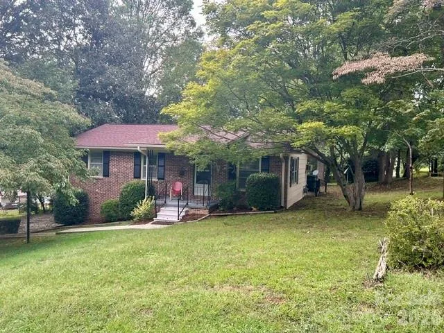 215 Norleon Avenue, Hendersonville, NC, 28791