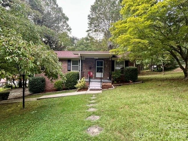 215 Norleon Avenue - Photo 2