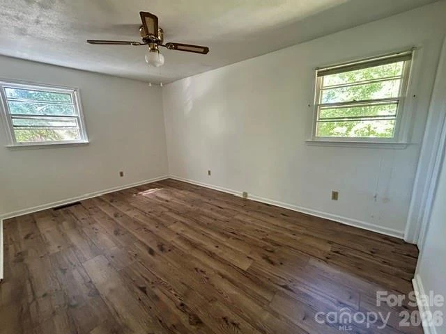 215 Norleon Avenue - Photo 12
