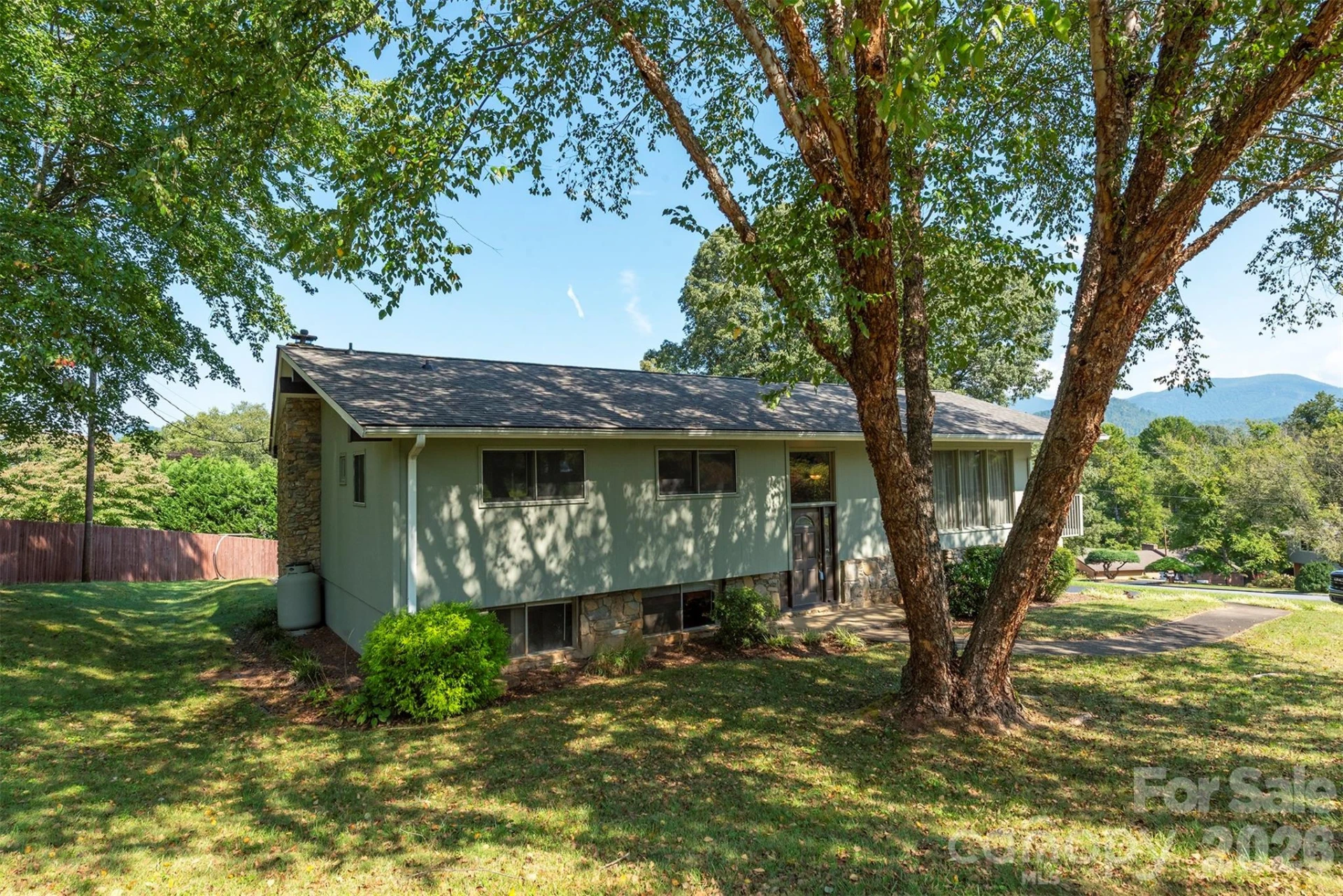 127 College Circle