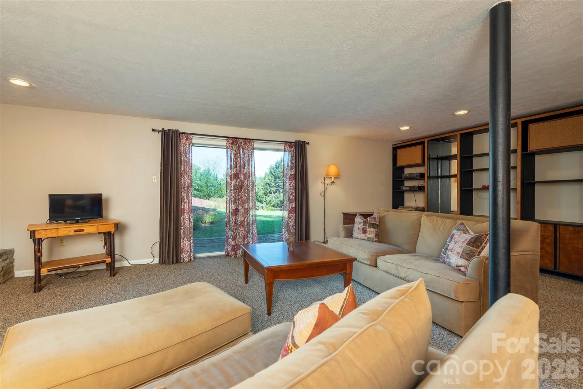 127 College Circle - Photo 32