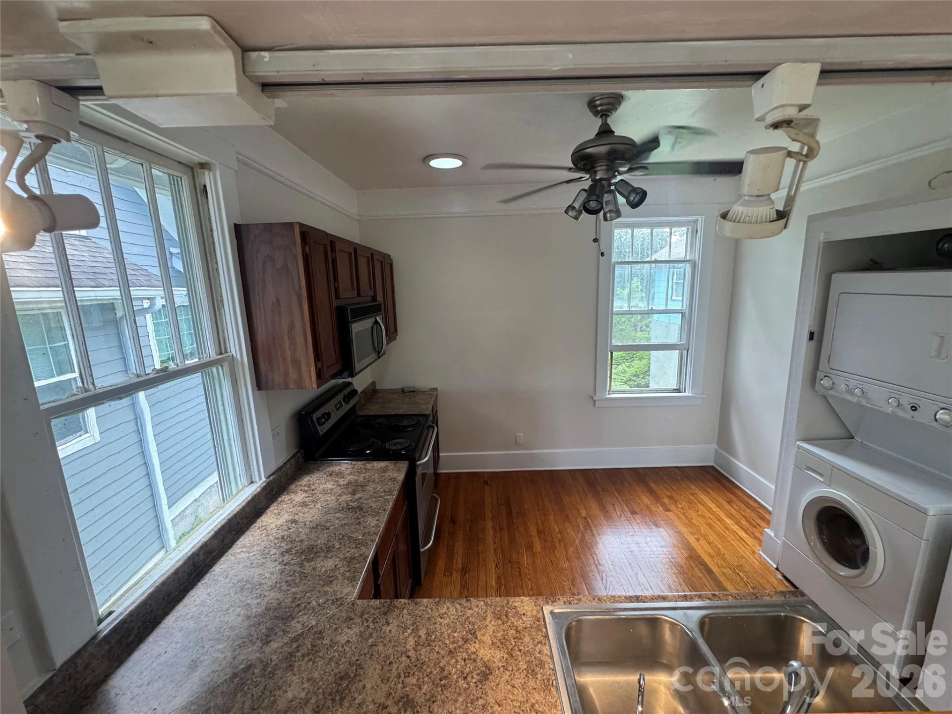 200 Courtland Place - Photo 7