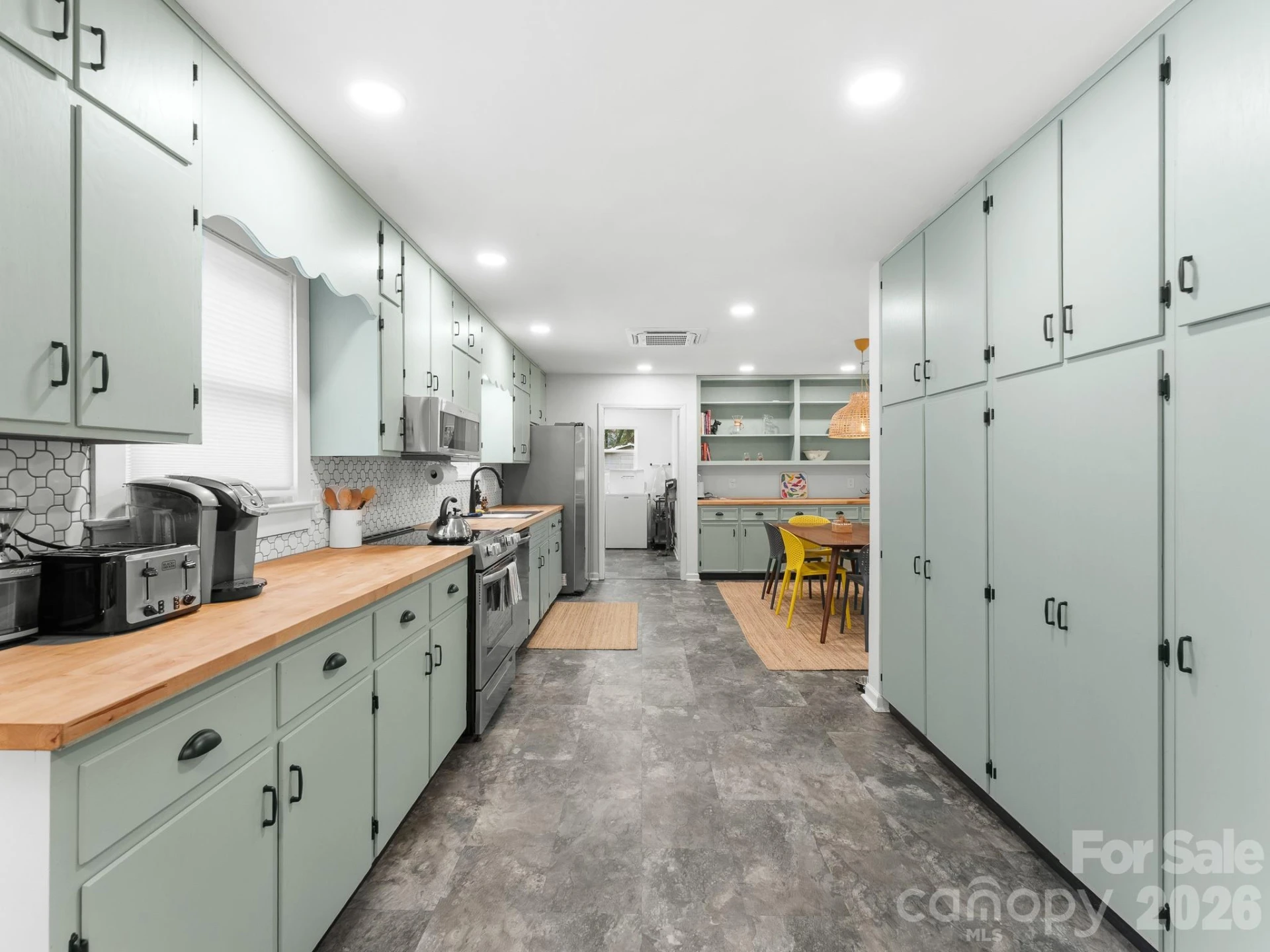 105 Robinson Avenue - Photo 8