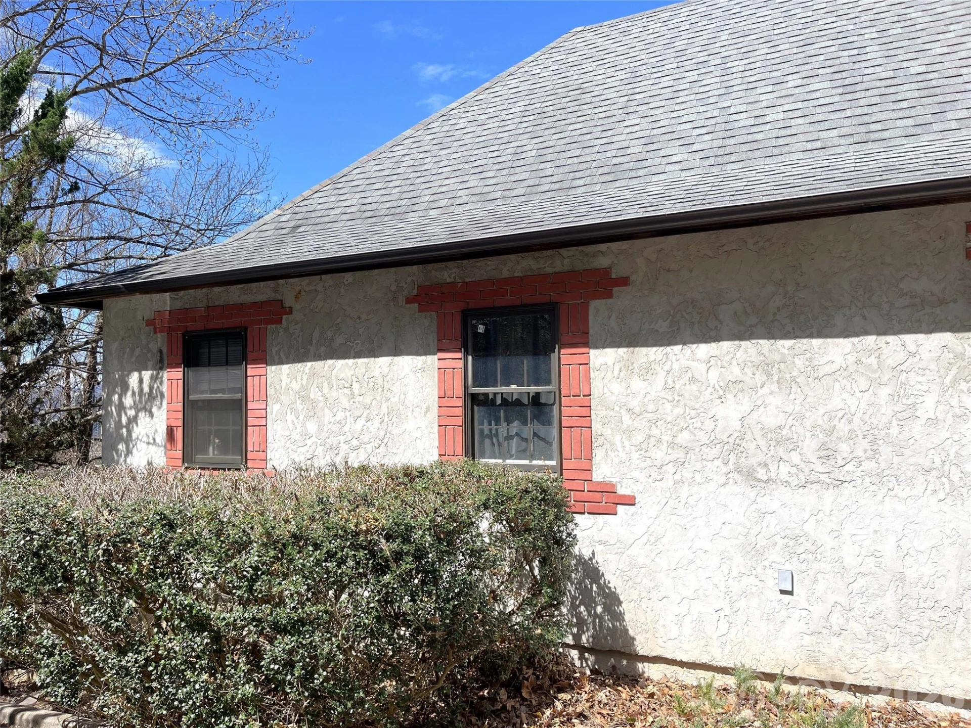 332 S Beaumont Street - Photo 2