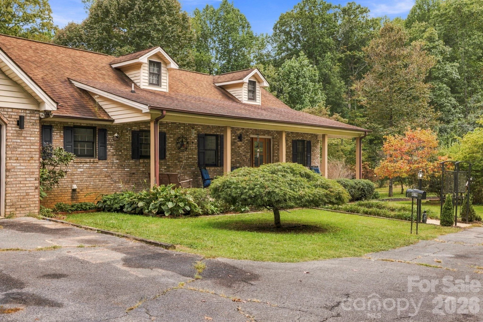 1079 Dupont Road - Photo 2