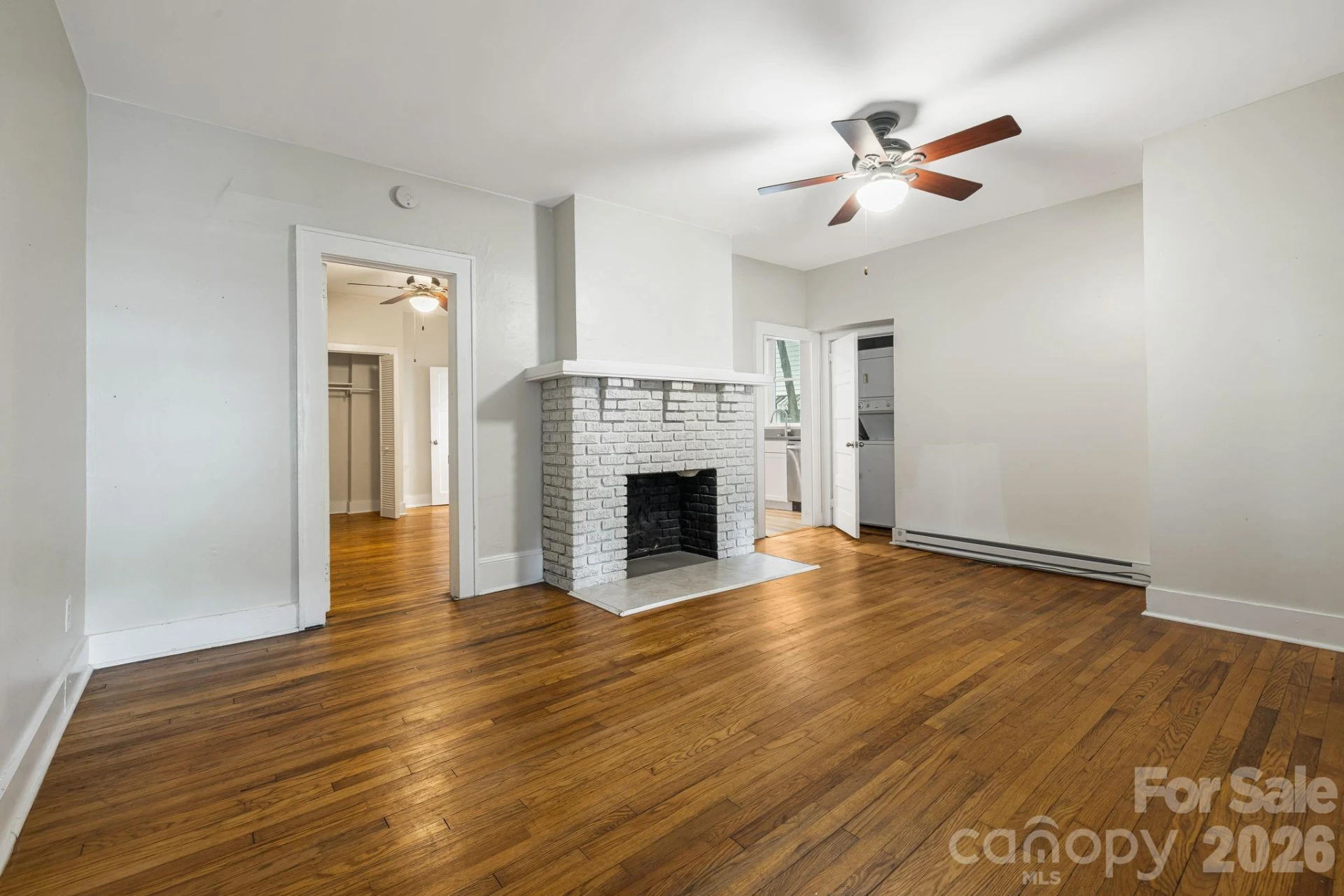 295 E Chestnut Street - Photo 5