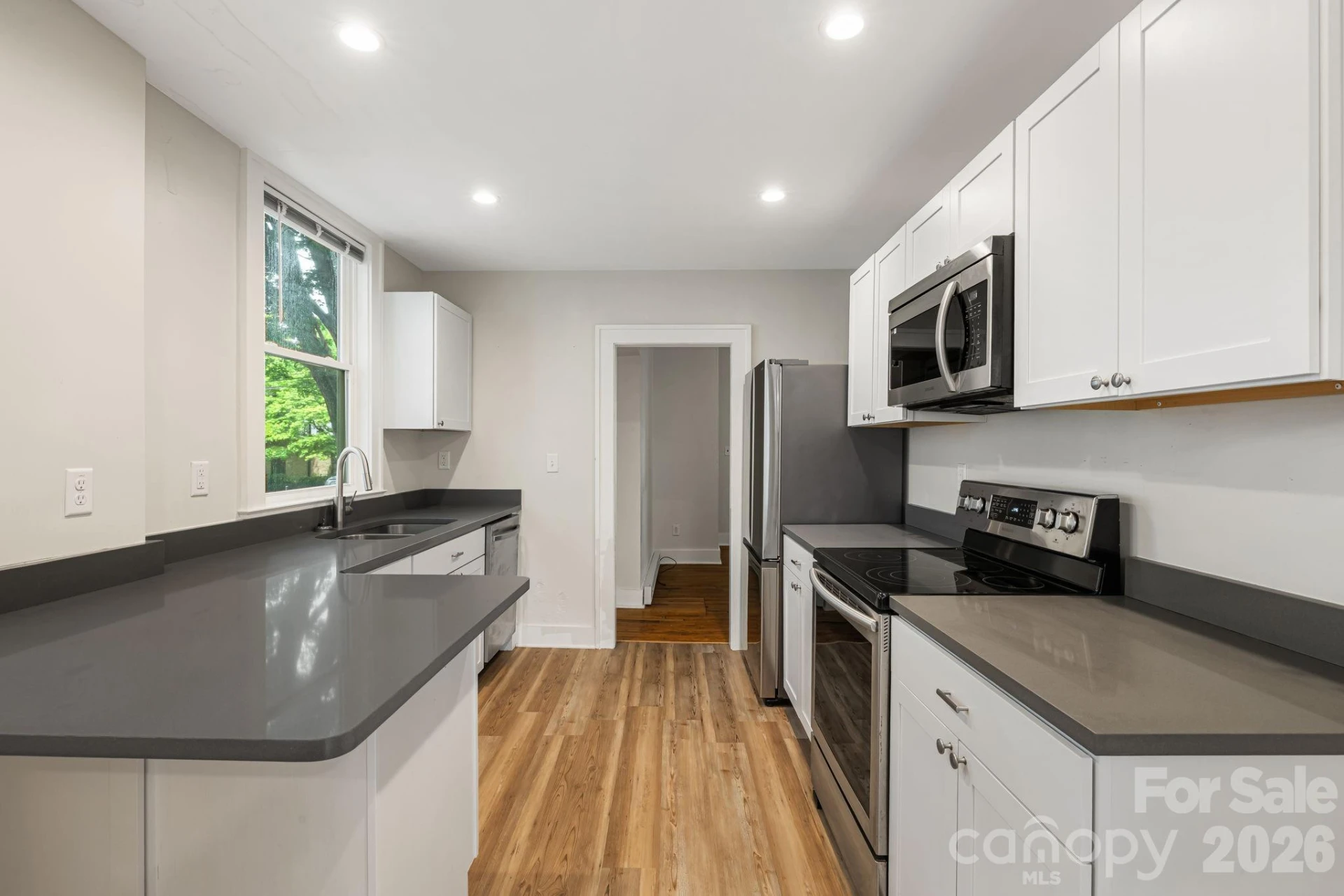 295 E Chestnut Street - Photo 7