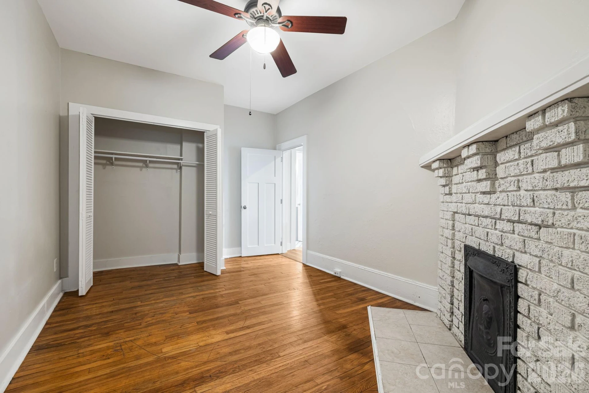 295 E Chestnut Street - Photo 9