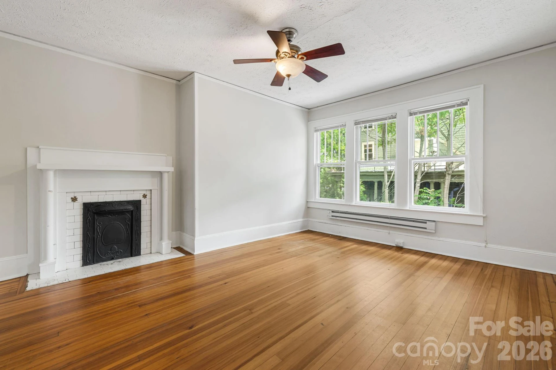 295 E Chestnut Street - Photo 11